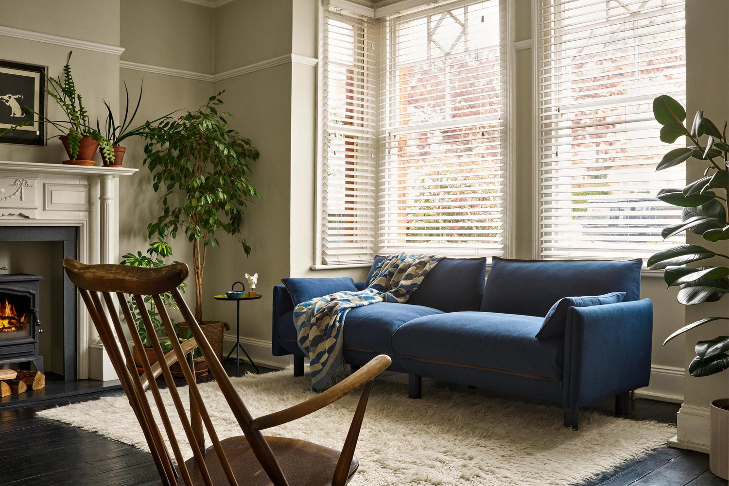 How To Create an Inviting Living Room For Winter - Cozmo